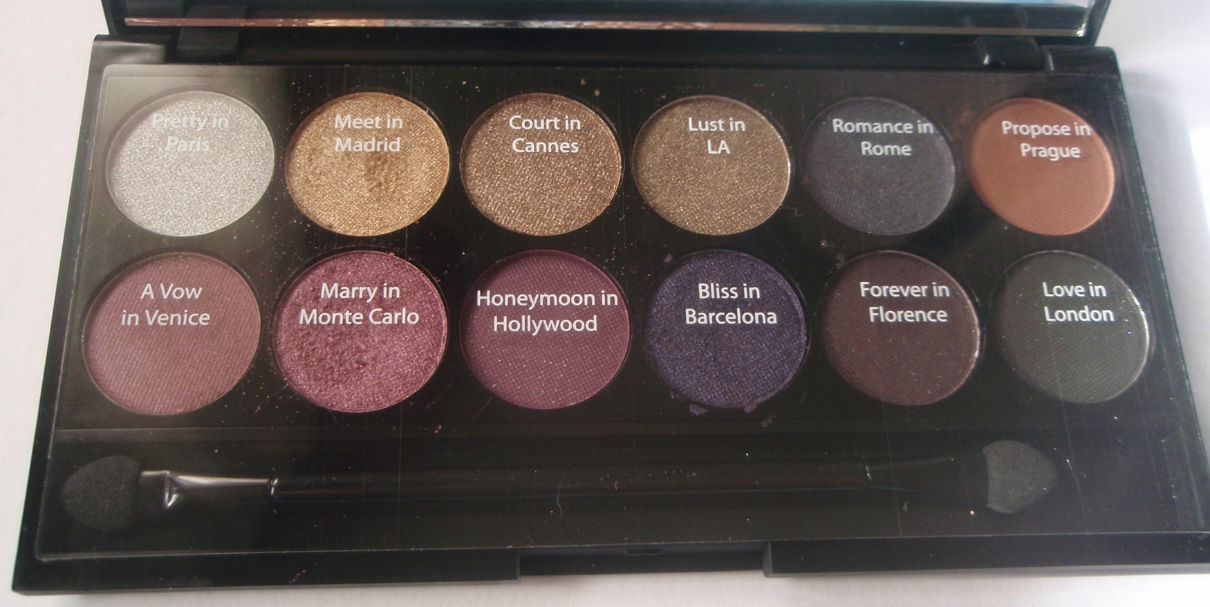 Swatch Palette Sleek Vintage Romance Cookies Tea And Makeup 6911